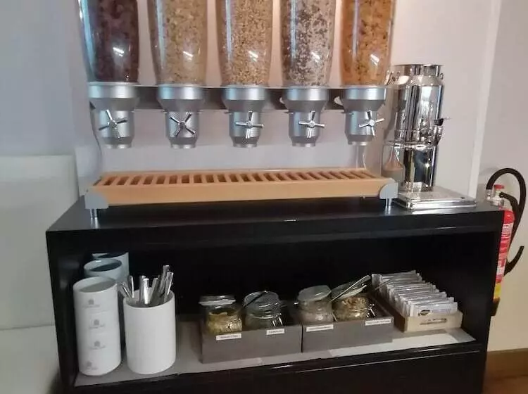 Fotos del hotel Skyline  City Frankfurt:  19