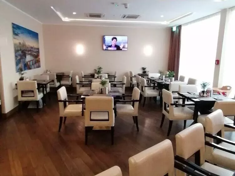 Fotos del hotel Skyline  City Frankfurt:  18