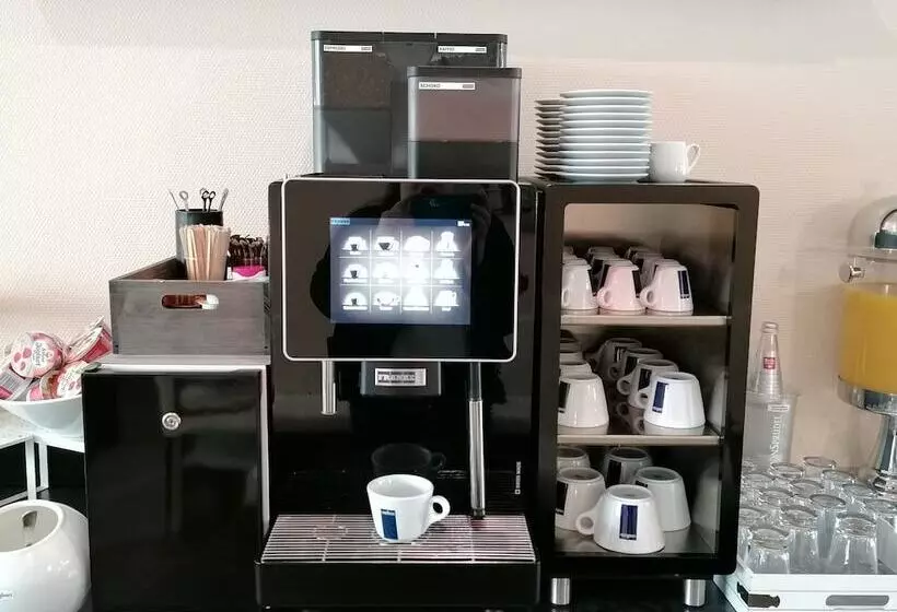 Fotos del hotel Skyline  City Frankfurt:  24