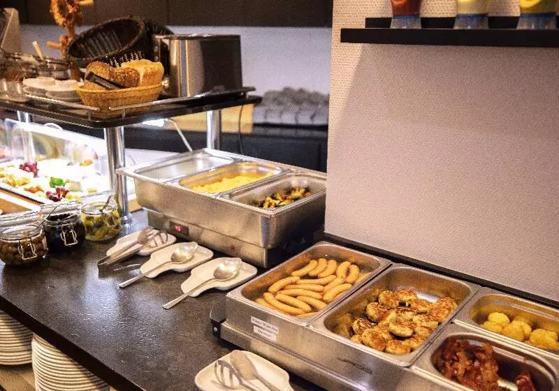 Fotos del hotel Skyline  City Frankfurt:  11