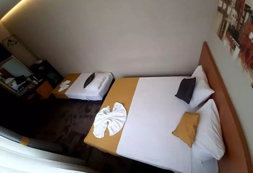 Fotos del hotel Sapko Airport:  13