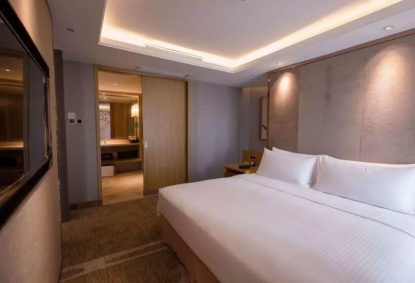 Ramada Plaza Fuzhou South