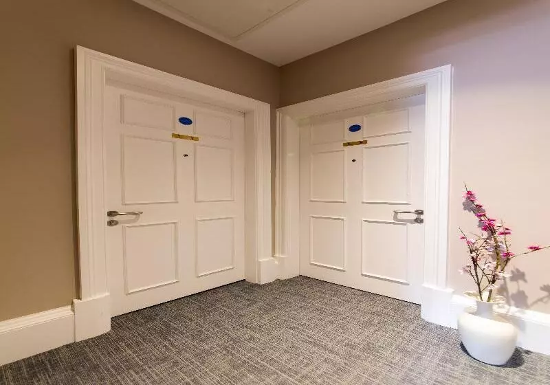 Fotos del hotel The Spires:  2