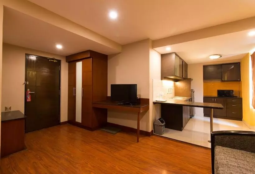 Fotos del hotel Fabhotel Santhome Inn:  8