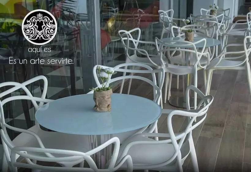 Fotos del hotel Es Design:  8