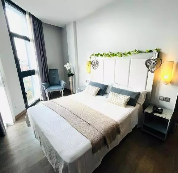 Fotos del hotel Santa Eulalia:  8