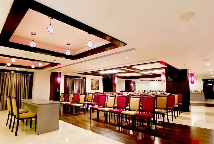 Fotos del hotel Zone By The Park, Orr, Chennai:  2