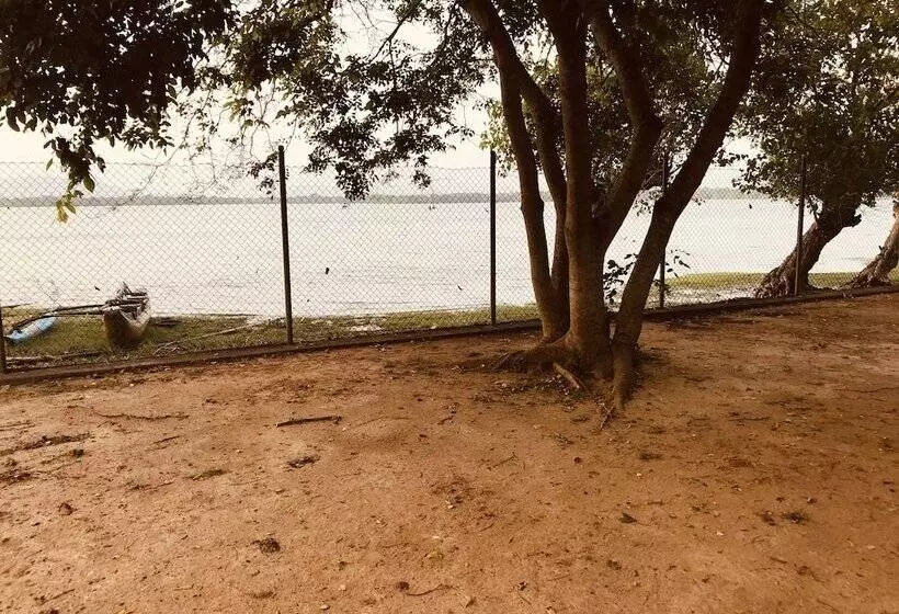 Fotos del hotel Lake View Bungalow Yala:  1