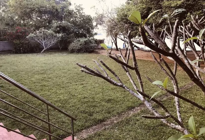 Fotos del hotel Lake View Bungalow Yala:  10