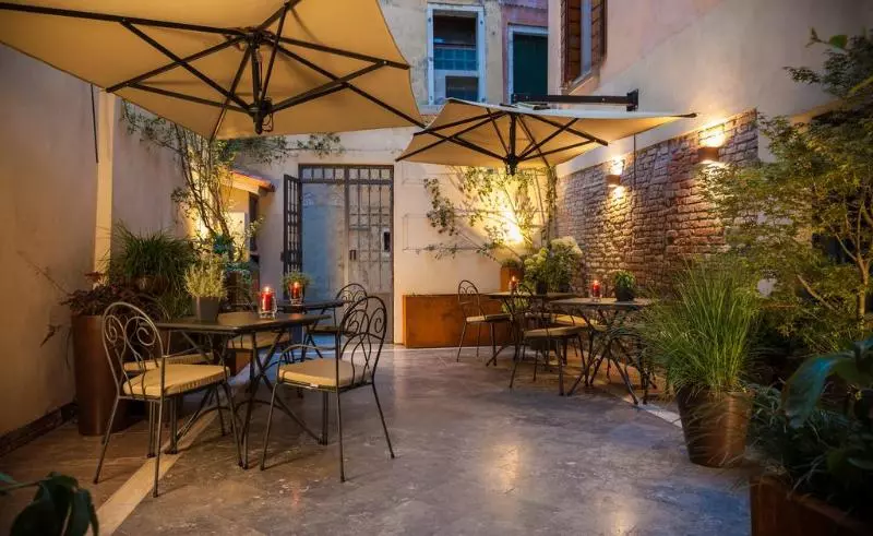 Fotos del hotel Liassidi Wellness Suites:  2