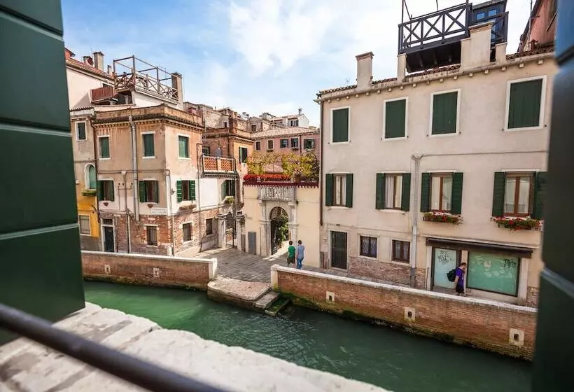 Fotos del hotel Liassidi Wellness Suites:  4