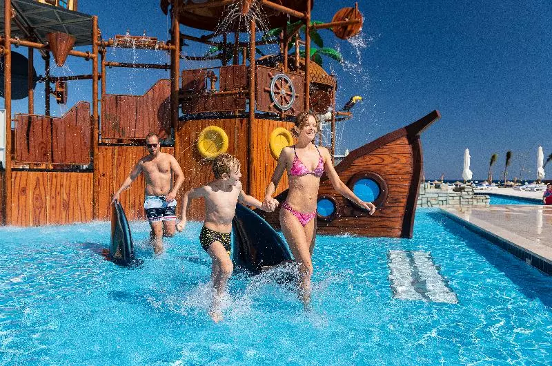 Fotos del hotel The Three Corners Happy Life Beach Resort:  2