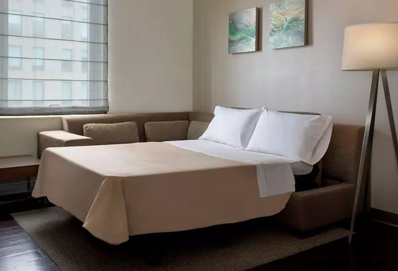 Element Boston Seaport District