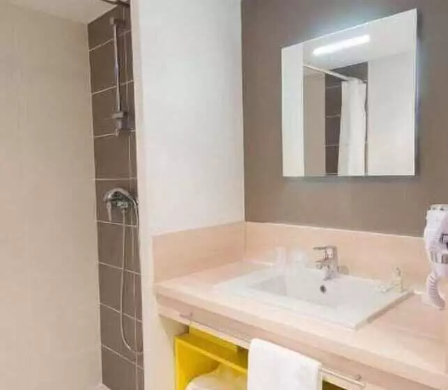 Fotos del hotel The Originals Westlodge Dardilly Lyon Nord:  16