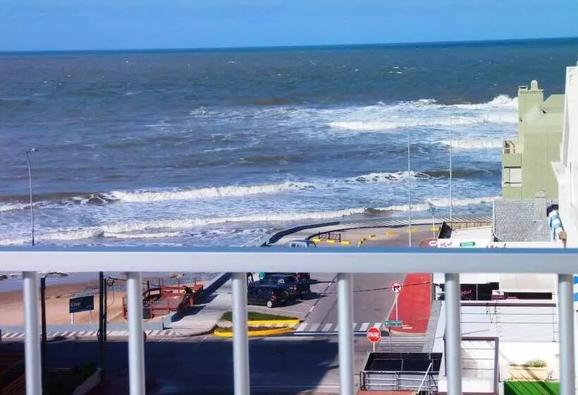 Fotos del hotel Playa Brava:  18