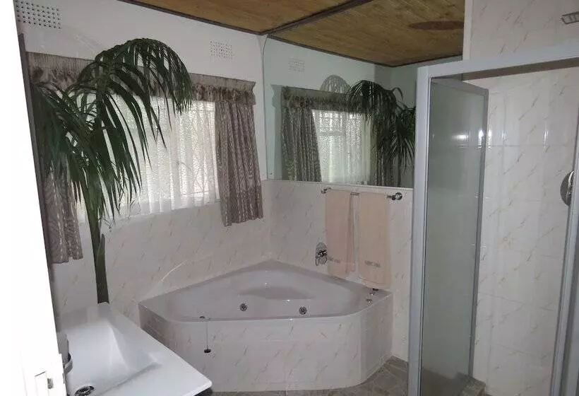 Fotos del hotel Parrot Lodge:  18