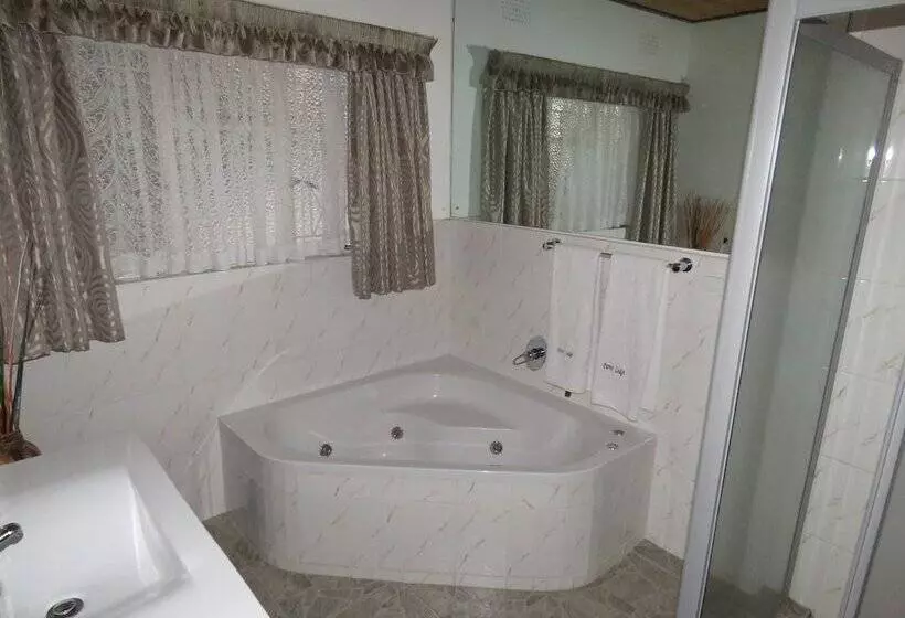 Fotos del hotel Parrot Lodge:  12