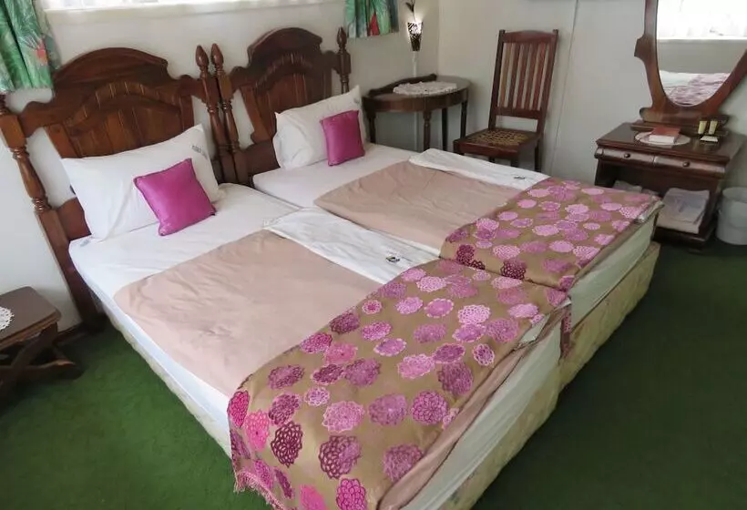 Fotos del hotel Parrot Lodge:  9