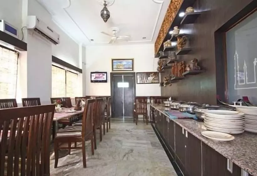 Fotos del hotel Dolphinn Agra:  4