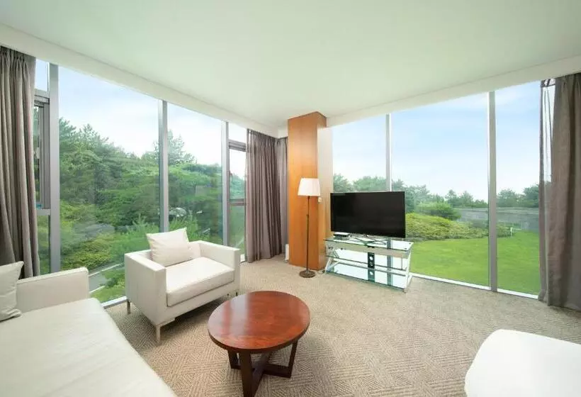 Fotos del hotel The We:  23