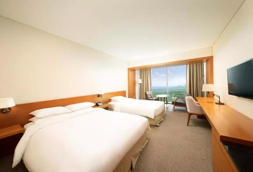 Fotos del hotel The We:  11