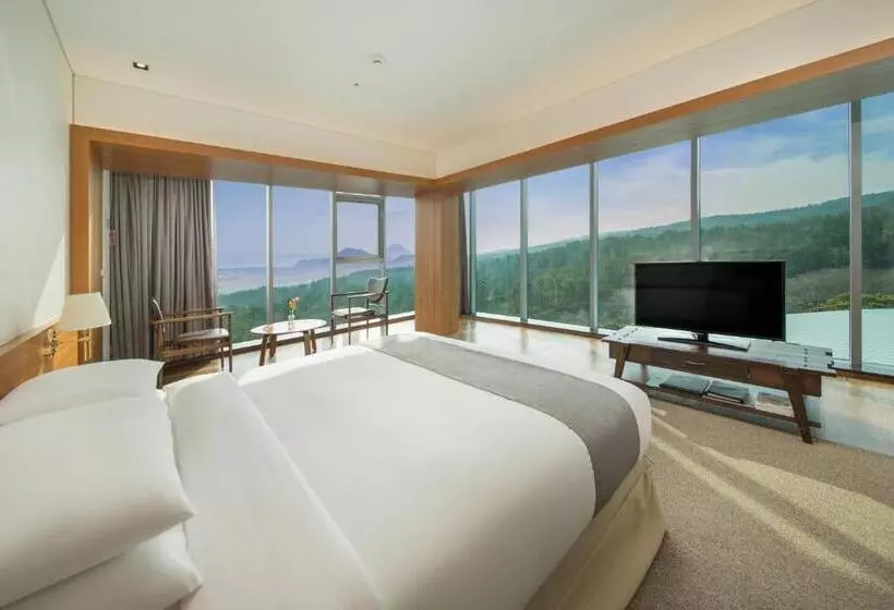 Fotos del hotel The We:  14