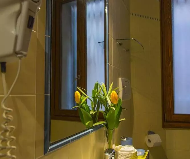 Fotos del hotel Taverna San Lio:  17