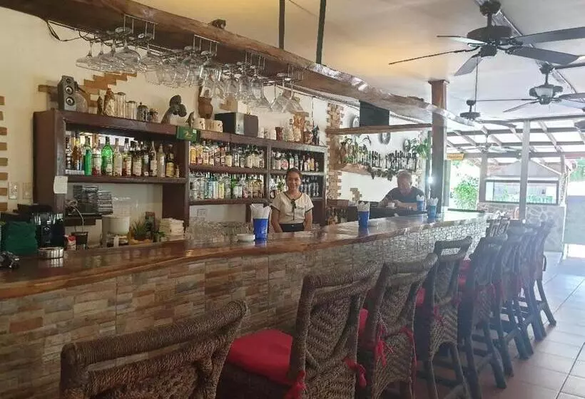 Fotos del hotel Tiptop Hotel, Resto And Delishop:  5