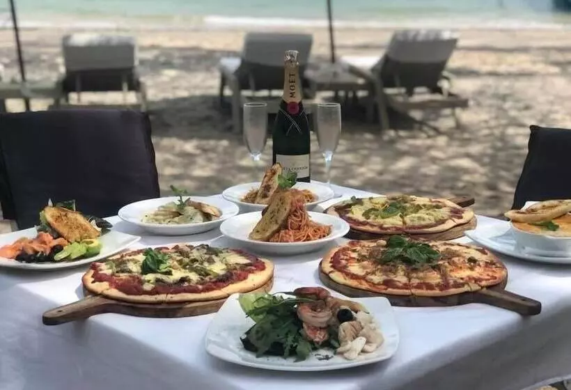 Fotos del hotel Scallywags Resort:  11