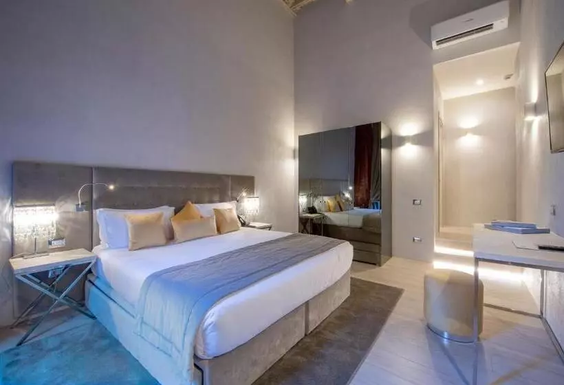 Terrace Pantheon Relais