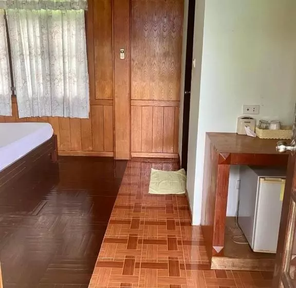 Fotos del hotel First Villa Beach Resort:  8