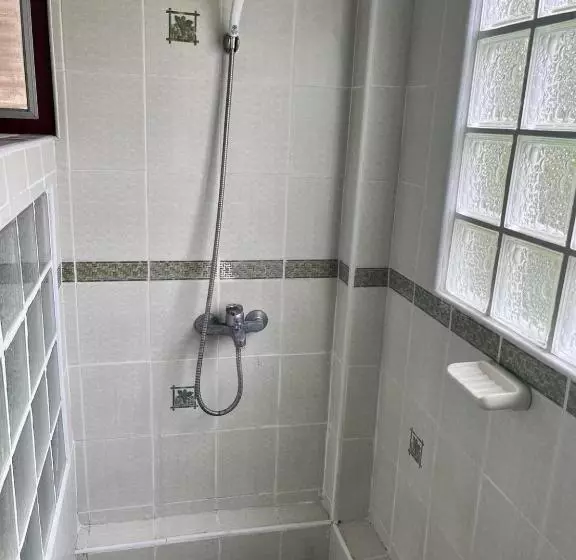 Fotos del hotel First Villa Beach Resort:  9