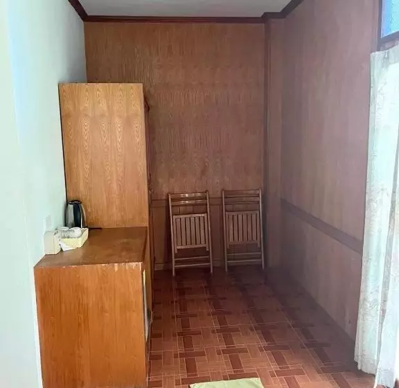 Fotos del hotel First Villa Beach Resort:  15