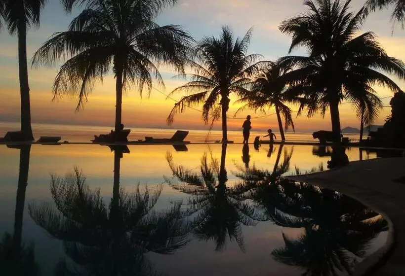 Fotos del hotel First Villa Beach Resort:  19