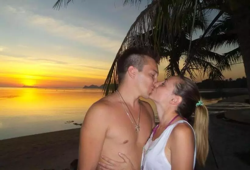 Fotos del hotel First Villa Beach Resort:  10