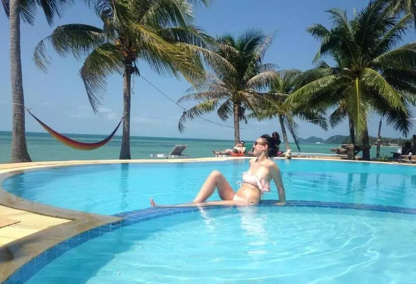 Fotos del hotel First Villa Beach Resort:  2