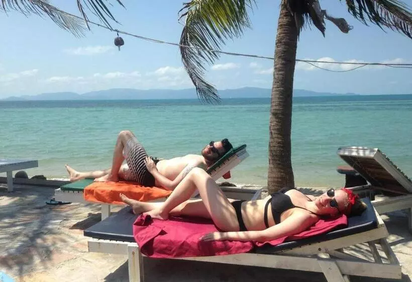 Fotos del hotel First Villa Beach Resort:  17