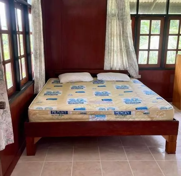 Fotos del hotel First Villa Beach Resort:  12