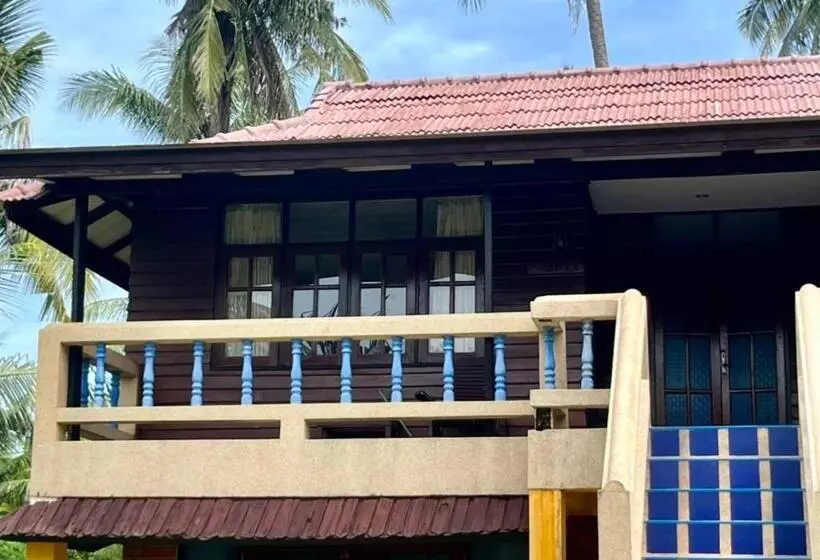 Fotos del hotel First Villa Beach Resort:  24