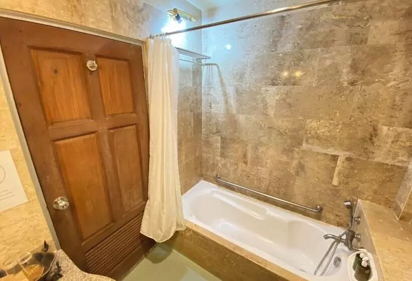 Fotos del hotel Lotus Paradise Resort:  13