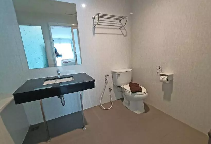 Fotos del hotel Patong Dynasty:  4