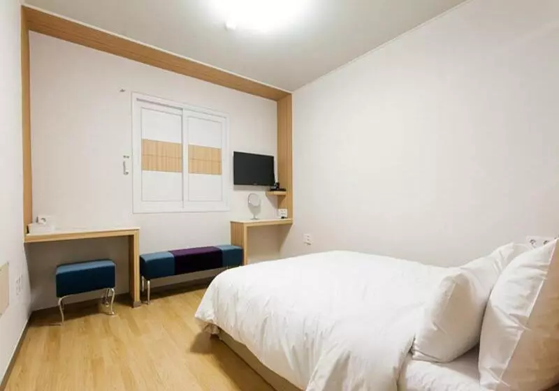 Fotos del hotel Uniqstay:  2