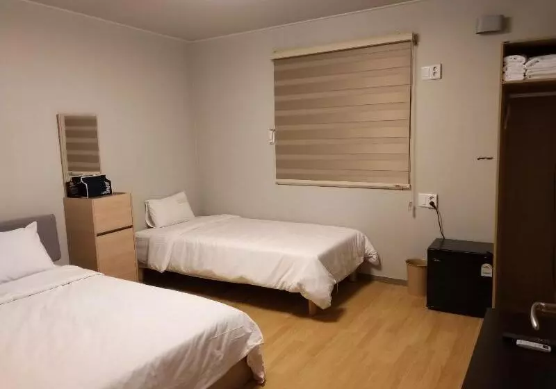 Fotos del hotel Uniqstay:  11