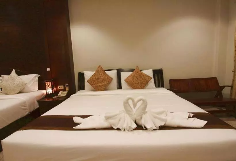 Fotos del hotel Baan Veerakit:  2