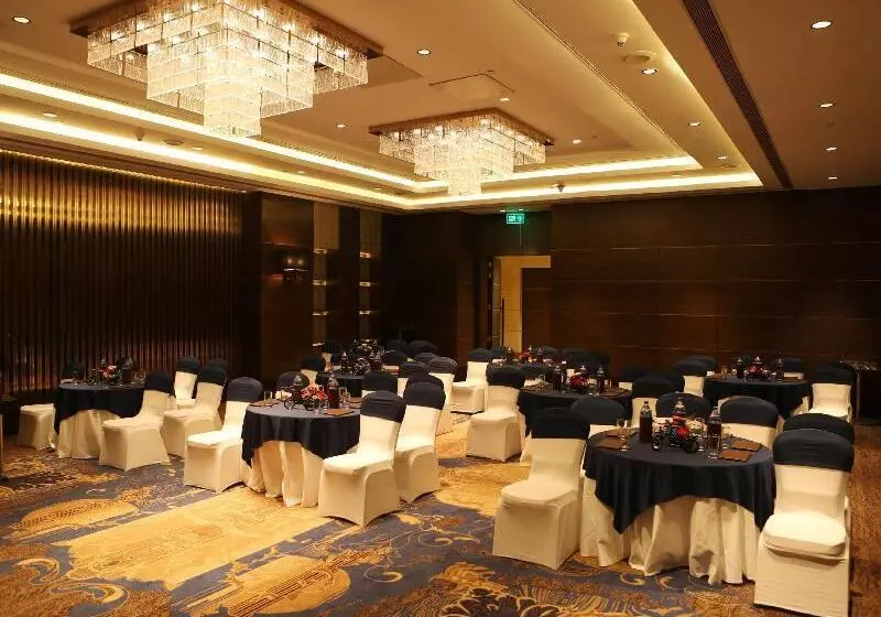 Fotos del hotel Pride Plaza , Aerocity New Delhi:  12