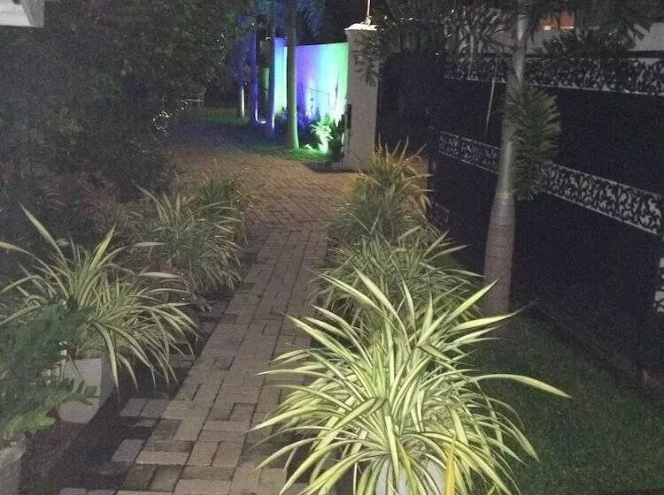 Fotos del hotel Sunrise Palace Negombo:  4