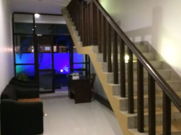 Fotos del hotel Sunrise Palace Negombo:  2