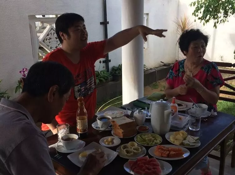 Fotos del hotel Sunrise Palace Negombo:  8