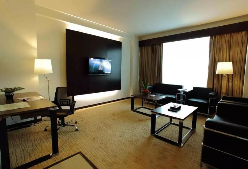 Fotos del hotel Symphony Suites:  15