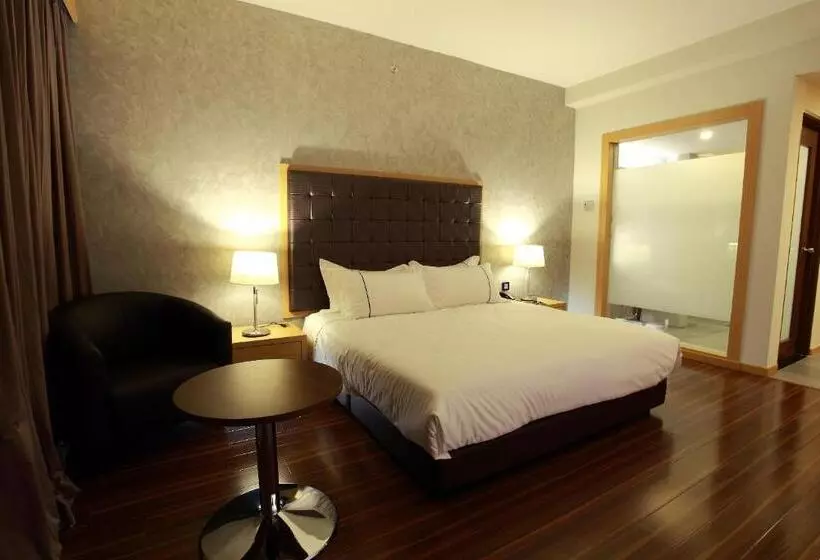 Fotos del hotel Symphony Suites:  7